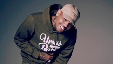 Photo of Chris Brown Spends $100K On Magnetic Gold Grills