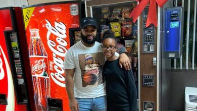 Photo of Pennsylvania Dad Goes Viral After Gifting His Daughter a Vending Machine