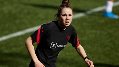 Photo of Olivia Moultrie, 15, becomes youngest NWSL pro soccer player with debut for Portland Thorns