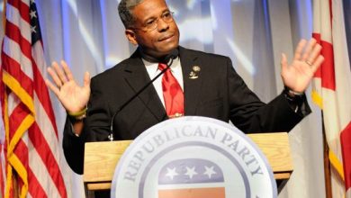 Photo of Unvaccinated Allen West Downplays ‘COVID Pneumonia,’ Calls It ‘Not Serious’