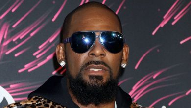 Photo of YouTube Suspends R. Kelly Channels Following Sex Trafficking Conviction