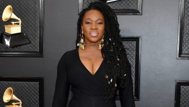 Photo of India Arie Joins Musicians Pulling Their Catalogs From Spotify Following Joe Rogan Controversy