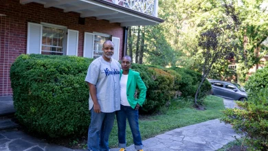 Photo of Couple Sues After Their Home’s Worth Went From $472K To $750K Due To Removing Any Indication That It Had Black Residents