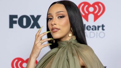 Photo of Doja Cat Trademarks And Readies New Brand ‘It’s Giving,’ But Should She Credit The Black Influencer That Helped Popularize The Phrase?