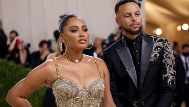 Photo of Stephen And Ayesha Curry Share A Dreamy Anniversary Trip To France