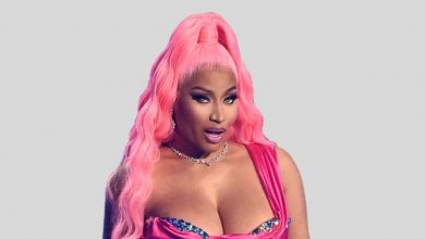 Photo of Nicki Minaj Denies She Is A Cocaine Sniffing Dope Fiend; Blogger Says Rapper Trying To Kill Her