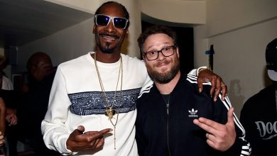 Photo of Snoop Dogg Once Auctioned Off A Blunt For $10K, According To Seth Rogen