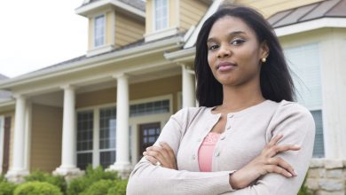 Photo of Black Woman Claims People Are ‘Offering Half A Million Below Value’ For Her Inherited Home, Blames Gentrification