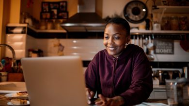 Photo of Here’s How One TikToker Claims She Juggles Four WFH Jobs And Distributes Her Earnings