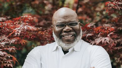 Photo of While He’s America’s Bishop, T.D. Jakes’ Business Acumen Proves He’s Not One-Dimensional — ‘I Wasn’t Born With A Bible In My Hand’