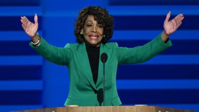 Photo of Maxine Waters Likens Kamala Harris At DNC