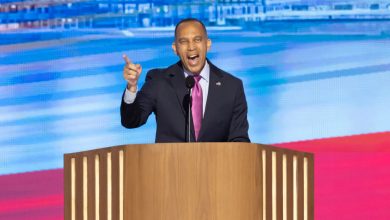 Photo of Hakeem Jeffries Quotes Bible Psalm In Optimistic Speech