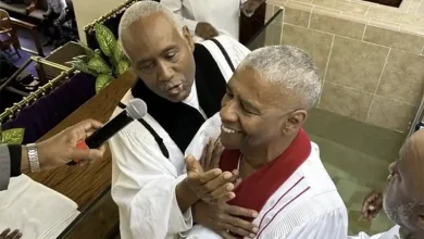 Photo of Denzel Washington Gets Baptized – African American News and Issues