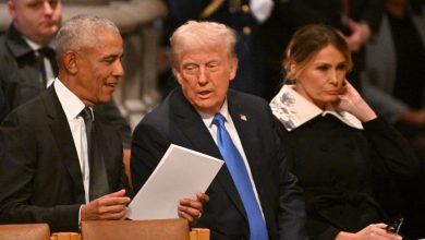 Photo of Obama ‘Probably’ Doesn’t Like Trump