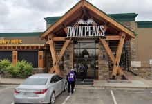 Photo of Sports bar chain Twin Peaks is going public. These restaurant companies are the next to watch.