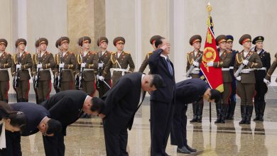 Photo of North Korea’s Kim makes rare visit to father’s tomb, pledging his devotion to ‘sacred struggle’