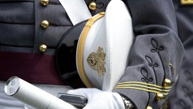 Photo of West Point disbands cadet cultural clubs after Trump’s anti-DEI order