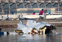 Photo of American Airlines engine lifted from Potomac in effort to recover all victims of D.C. midair collision