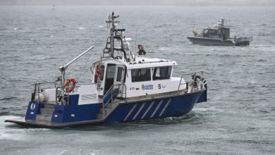 Photo of 2 pilots rescued after military fighter jet crashes into San Diego Bay