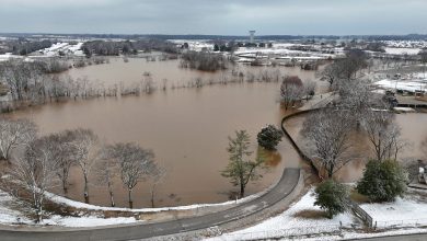 Photo of ‘Life-threatening cold’ expected as polar vortex stretches across U.S. after deadly weekend flooding