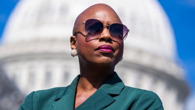 Photo of An emotional Rep. Ayanna Pressley takes up historic legacy of reparations bill H.R. 40