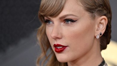 Photo of Taylor Swift Fanatic Files for Divorce After her Husband Booed the Singer at the Super Bowl 