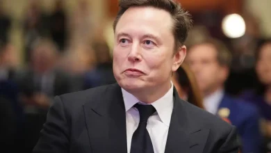 Photo of MAGA Influencer Claims She Gave Birth to Elon Musk’s 13th Child as His Dad Rehashes ‘Disgusting’ Family Secret