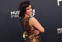 Photo of Cardi B wins million-dollar settlement in defamation case against YouTuber