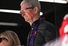 Photo of Here’s Tim Cook hanging out in New Orleans for the Super Bowl