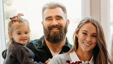 Photo of Jason Kelce’s Wife Kylie Can’t Stand His Parenting Style, Says Their Kids ‘Act Like I’m a Bad Dad’