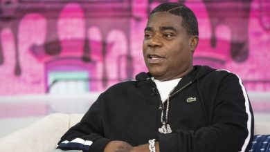 Photo of Tracy Morgan wheeled away from Knicks game after seemingly falling ill