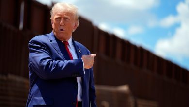 Photo of Trump invokes 18th century law to speed deportations, judge stalls it hours later