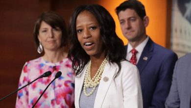 Photo of Family of Mia Love—first Republican Black woman elected to Congress—provides sad update on her battle with cancer