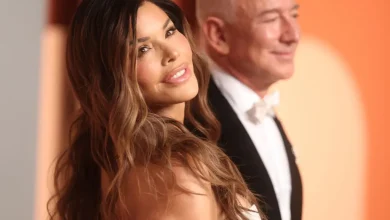 Photo of Jeff Bezos and Fiancée Reportedly Set Date for ‘Wedding of the Century’ After Two-Year Engagement