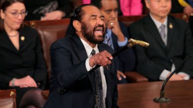 Photo of Congressman Al Green removed from chamber floor for protesting Trump address-here’s what he said after