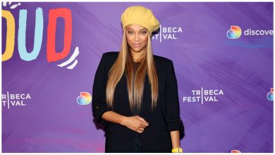 Photo of Tyra Banks Looks Unrecognizable as Fans Claim She Looks Nothing Like Herself on the Runaway