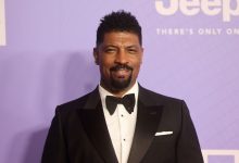 Photo of Comedian Deon Cole Recovering After Medical Emergency! – BlackDoctor.org