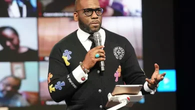 Photo of When Worship Becomes Political: Pastor Jamal Bryant’s Criticism of Black Pastors at the White House Sparks Controversy