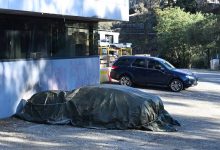 Photo of Victoria Police release CCTV footage of masked offenders who set cars on fire and graffitied business in Melbourne’s north-east