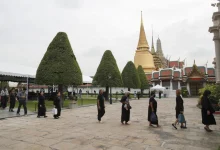 Photo of Thais mourning Queen Mother’s death spark a run on black clothes