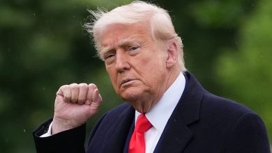 Photo of ‘Scammed’ MAGA Crypto Influencer Fumes Over Trump Dinner Disaster