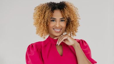 Photo of HR Professional Janel Caminos Is Behind A Hub For Curly Haired Women Creatives, Entrepreneurs, And Professionals