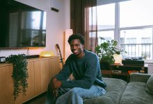 Photo of How Engineer-Turned-Content-Creator Joel Roache Earned $120K Because He Dared To Dream – AfroTech