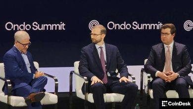 Photo of Trump’s White House won’t tolerate attacks on the president in crypto bill, adviser says