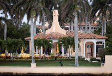 Photo of Trump hosts crypto contest winners at Mar-a-Lago as his coin languishes
