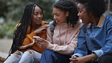 Photo of Study Shows Teens Consume Majority Of Their News From Influencers And Independent Creators – AfroTech