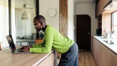 Photo of Data Suggests Black Women Are Being Hit Hardest By AI, Layoffs, And DEI Rollbacks – AfroTech