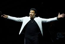 Photo of Lionel Richie Files Trademarks To Protect His Voice In AI Era – AfroTech