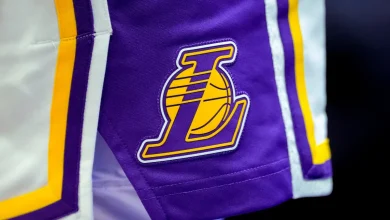 Photo of Lakers sign 6-foot-9 forward amid Jonathan Kuminga pursuit