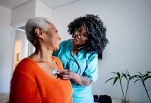 Photo of Black Patients Live Longer With Black Doctors? What the Research Says – BlackDoctor